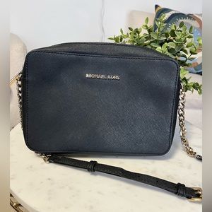 Micheal Kors Cross Body Purse